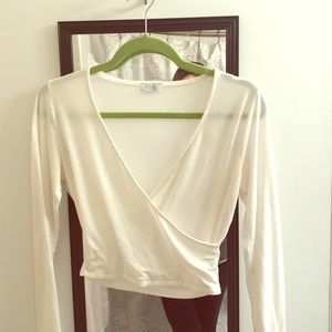 Tobi, long sleeved, crop top. Size M.